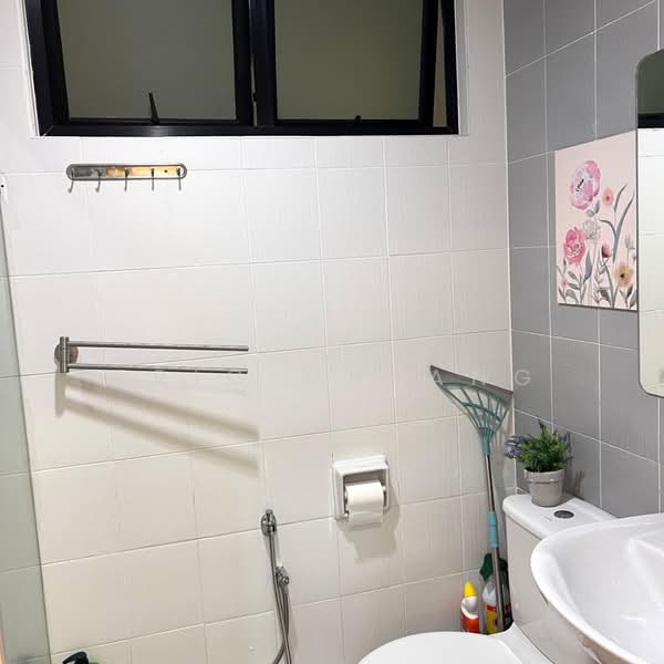 Condominium for Sale at Grand Ocean - Eric Cheang - Bathroom - PropertyGuru.com.my