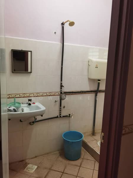 Rumah Teres 2 Tingkat untuk Dijual di Seremban Jaya (Negeri Sembilan) - EDWIN KEE - Bathroom - PropertyGuru.com.my