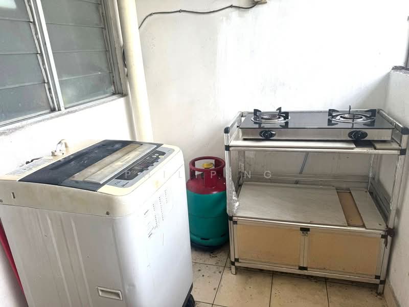 Pangsapuri untuk Disewa di Mutiara Perdana (Mutiara Court) - Philip Ng - Balcony - PropertyGuru.com.my