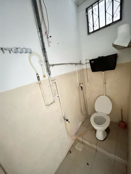 Rumah Teres 1 Tingkat untuk Dijual di Taman Universiti (Skudai) - Ee Fong Toh - Bathroom - PropertyGuru.com.my