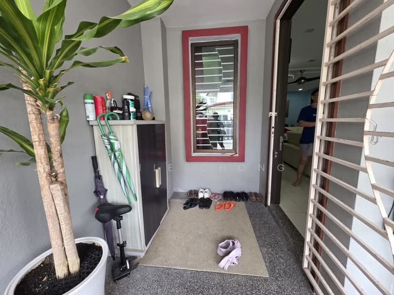 Rumah Teres 2 Tingkat untuk Dijual di Bandar Kinrara Seksyen 8 (Bandar Kinrara) - Annie Chong - Entrance - PropertyGuru.com.my