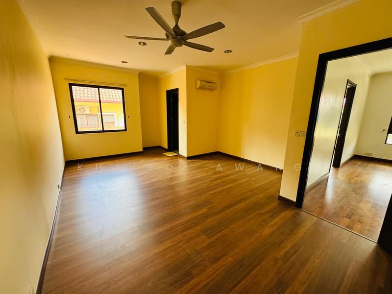 2-storey Terraced House for Sale in Bukit Jelutong (Shah Alam) - Khairol Awang - Living Room - PropertyGuru.com.my