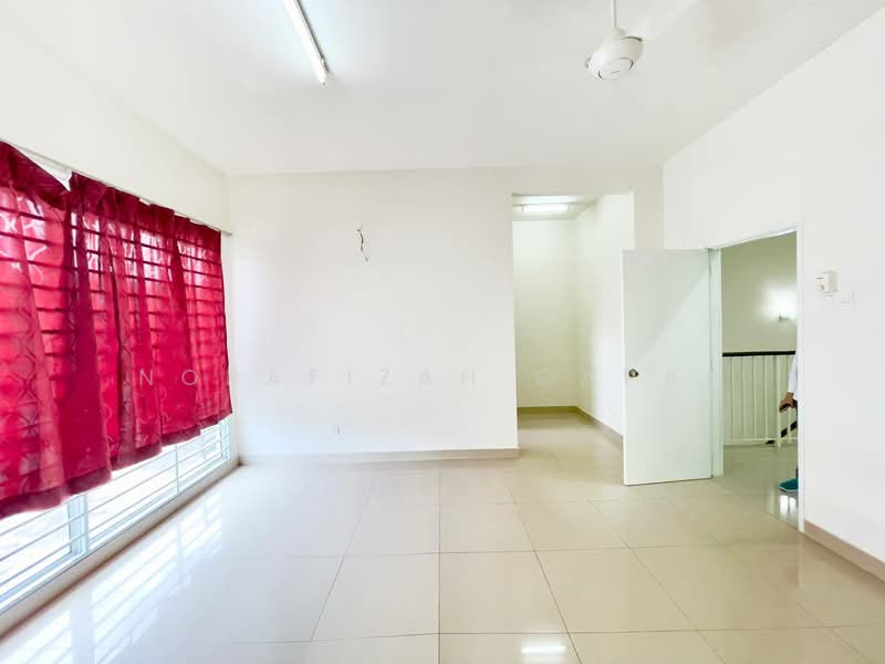 2-storey Terraced House for Sale in Jenjarom (Selangor) - NoraFizah Gapar - Living Room - PropertyGuru.com.my