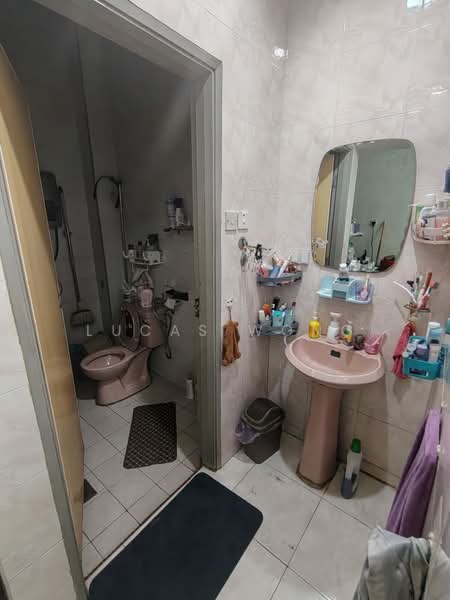 Rumah Teres 1.5 Tingkat untuk Dijual di Taman Bukit Maluri (Kepong) - Lucas Wong - Bathroom - PropertyGuru.com.my