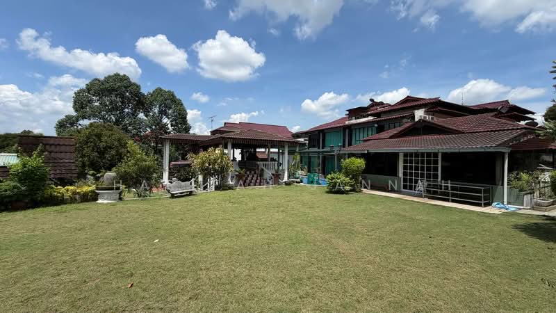 Rumah Banglo untuk Dijual di Country Heights (Kajang) - Sharifah Jannah - Exterior - PropertyGuru.com.my