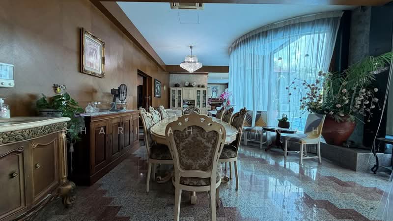Rumah Banglo untuk Dijual di Country Heights (Kajang) - Sharifah Jannah - Dining Room - PropertyGuru.com.my