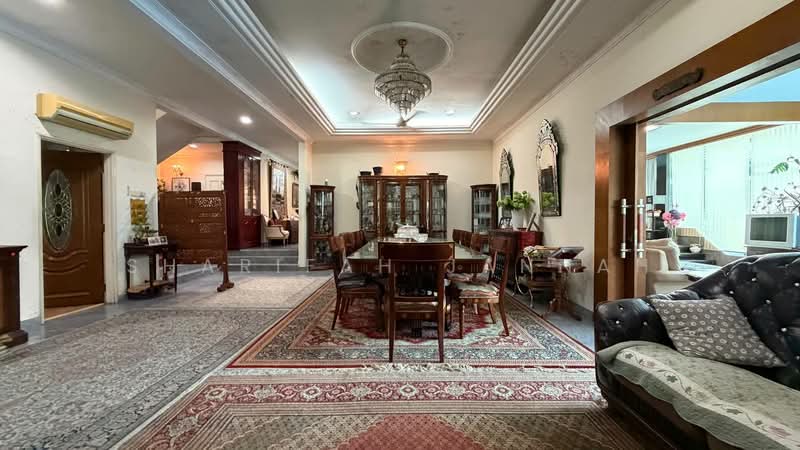 Rumah Banglo untuk Dijual di Country Heights (Kajang) - Sharifah Jannah - Dining Room - PropertyGuru.com.my