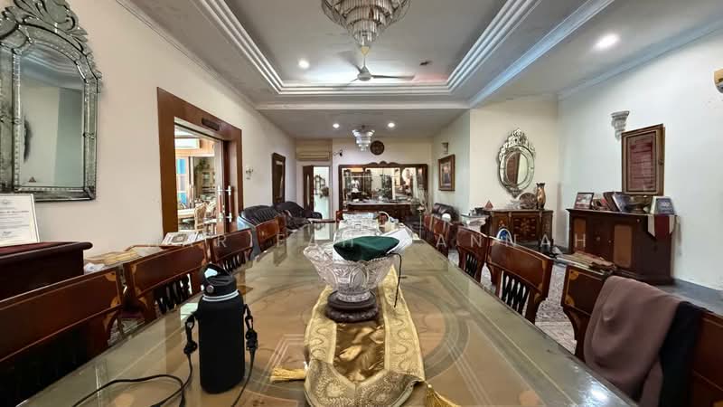 Rumah Banglo untuk Dijual di Country Heights (Kajang) - Sharifah Jannah - Dining Room - PropertyGuru.com.my