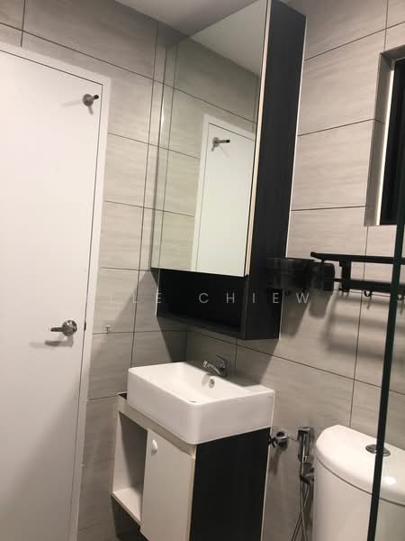 Servis Apartment untuk Disewa di The Amber Residence @ TwentyFive.7 - Elle Chiew - Bathroom - PropertyGuru.com.my