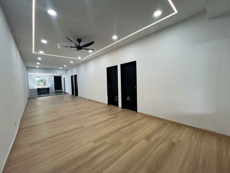Rumah Teres 1 Tingkat untuk Dijual di Taman Teok (Kulai) - Melinda Ee - Living Room - PropertyGuru.com.my