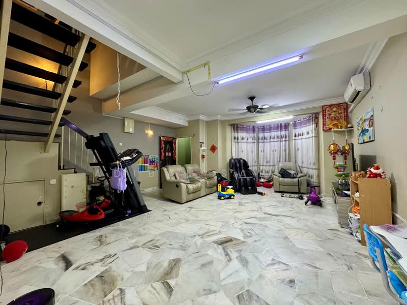 2.5-storey Terraced House for Sale in Ampang Jaya (Ampang) - Adibah Salim - Living Room - PropertyGuru.com.my