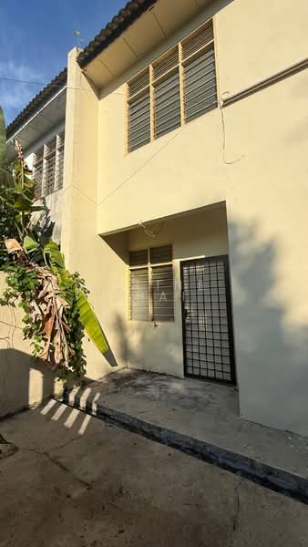 2-storey Terraced House for Sale in Taman Sri Rahmat (Yong Peng) - Celine Chai - Exterior - PropertyGuru.com.my