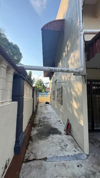 2-storey Terraced House for Sale in Taman Sri Rahmat (Yong Peng) - Celine Chai - Exterior - PropertyGuru.com.my