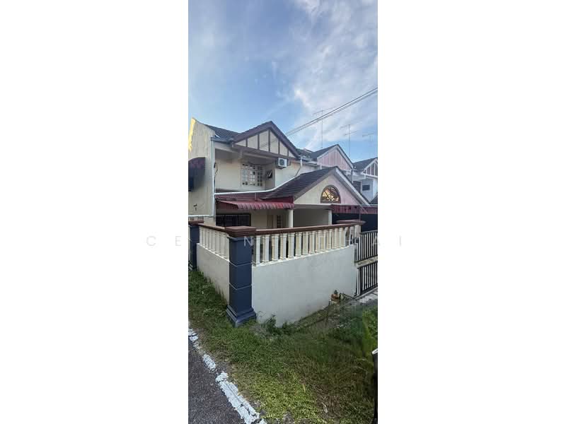 2-storey Terraced House for Sale in Taman Sri Rahmat (Yong Peng) - Celine Chai - Exterior - PropertyGuru.com.my