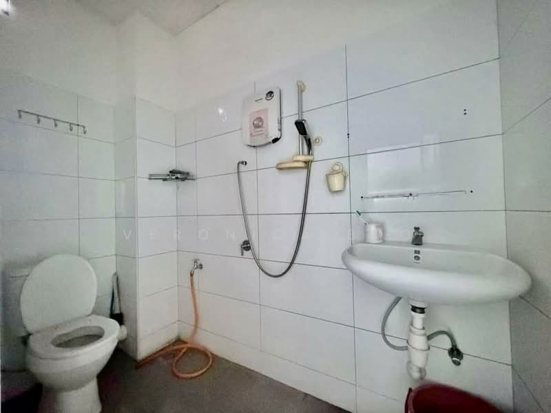 Shop / Office for Rent in Bayan Lepas (Penang) - Veronica Boo - Bathroom - PropertyGuru.com.my