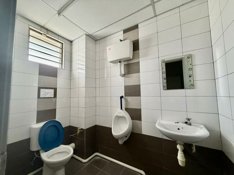 Shop / Office for Rent in Bayan Lepas (Penang) - Veronica Boo - Bathroom - PropertyGuru.com.my
