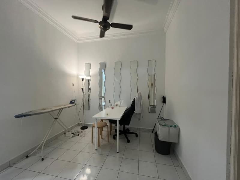 1.5-storey Terraced House for Rent in Taman Molek (Johor Bahru) - Li Wei - PropertyGuru.com.my