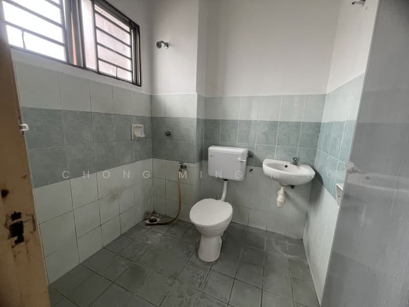Rumah Teres 2-Tingkat untuk Dijual di Bandar Tasik Kesuma (Beranang) - Chong Ming Ming - Bathroom - PropertyGuru.com.my