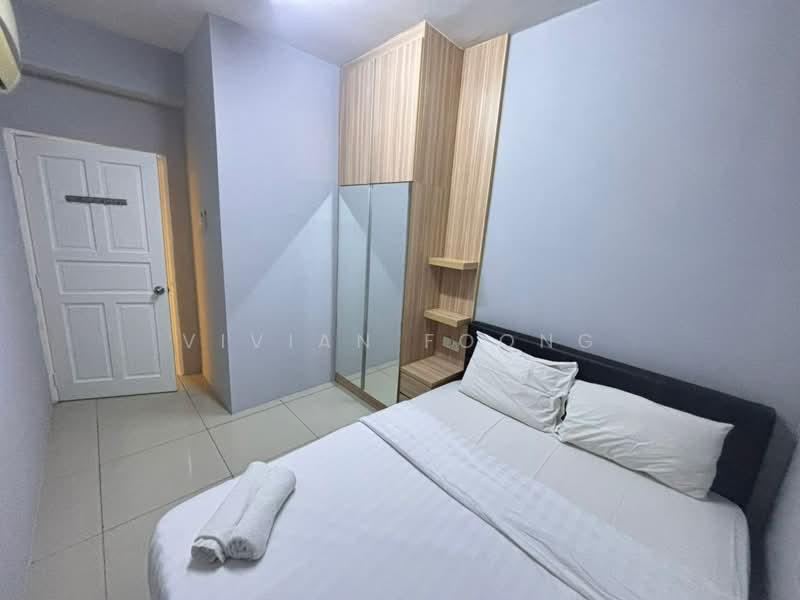 Kondominium untuk Disewa di Kinta Riverfront Hotel & Suites - Vivian Foong - Bedroom - PropertyGuru.com.my