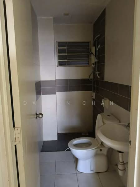 Pangsapuri untuk Disewa di Putra Suria Residence - Darren Chan - Bathroom - PropertyGuru.com.my