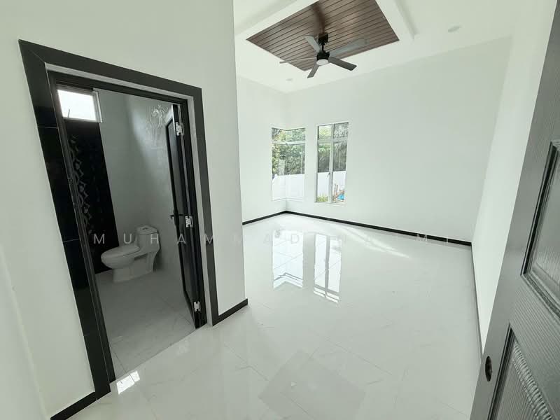 Bungalow for Sale in Kijal (Terengganu) - Muhammad Najmi - Bathroom - PropertyGuru.com.my