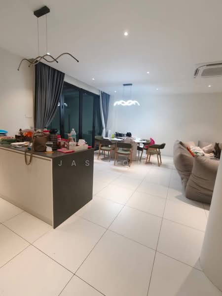 Cluster House for Sale in Taman Austin Heights (Tebrau) - Jasz Ong - Living Room - PropertyGuru.com.my
