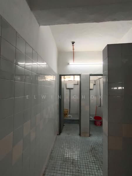 Factory for Rent in Klang (Selangor) - Elwin Chok - Bathroom - PropertyGuru.com.my