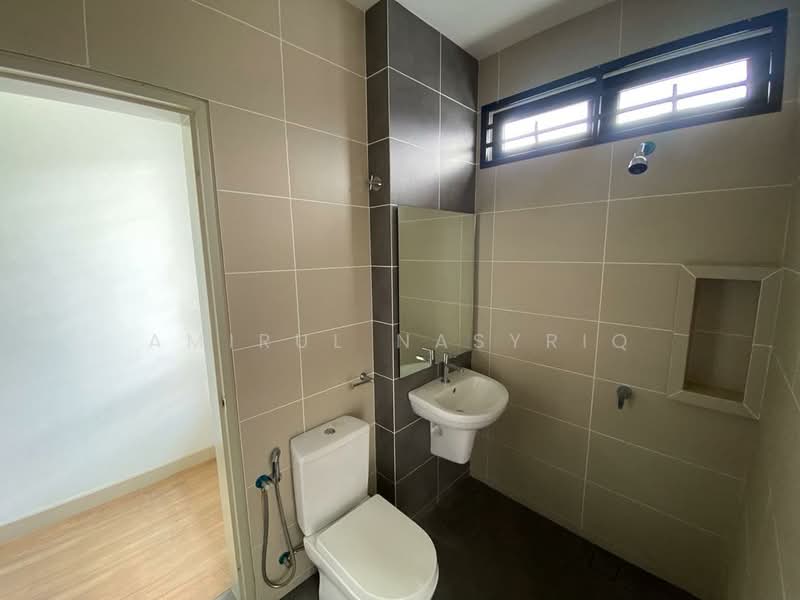 Rumah Teres 2 Tingkat untuk Dijual di Shah Alam (Selangor) - Amirul Nasyriq - Bathroom - PropertyGuru.com.my