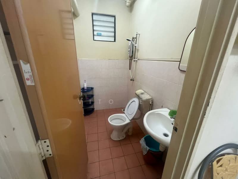 Pangsapuri untuk Dijual di Pangsapuri Bukit Beruang Permai - Vito Lee - PropertyGuru.com.my