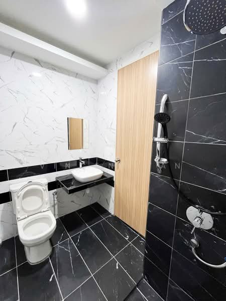 Condominium for Rent at QuayWest Residence - Vincent Tan - Bathroom - PropertyGuru.com.my