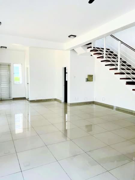 2-storey Terraced House for Sale in Elmina (Shah Alam) - Azhar Mohd - Living Room - PropertyGuru.com.my