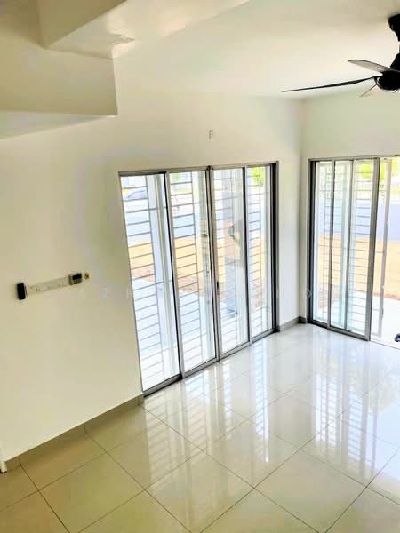 2-storey Terraced House for Sale in Elmina (Shah Alam) - Azhar Mohd - Living Room - PropertyGuru.com.my