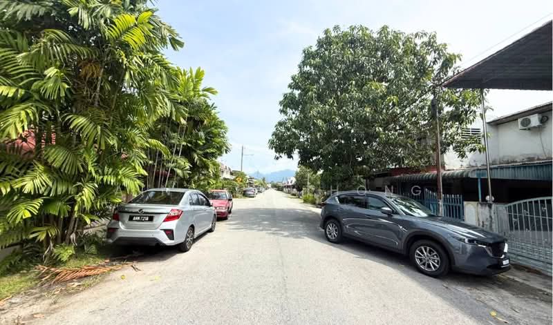 1.5-storey Terraced House for Sale in Pekan Razaki (Ipoh) - Ainsley Thong - Exterior - PropertyGuru.com.my