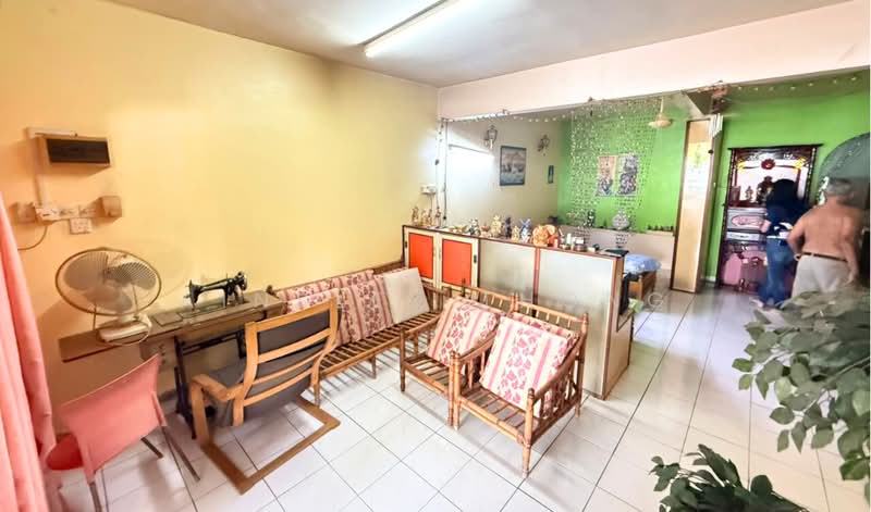 1.5-storey Terraced House for Sale in Pekan Razaki (Ipoh) - Ainsley Thong - Living Room - PropertyGuru.com.my