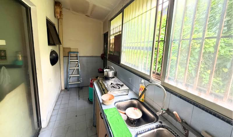 1.5-storey Terraced House for Sale in Pekan Razaki (Ipoh) - Ainsley Thong - Kitchen - PropertyGuru.com.my