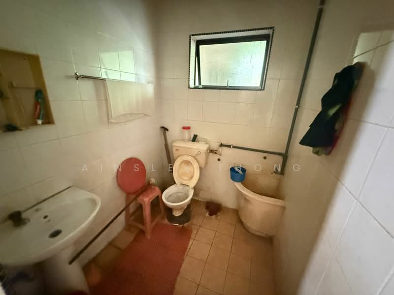 1.5-storey Terraced House for Sale in Pekan Razaki (Ipoh) - Ainsley Thong - Bathroom - PropertyGuru.com.my