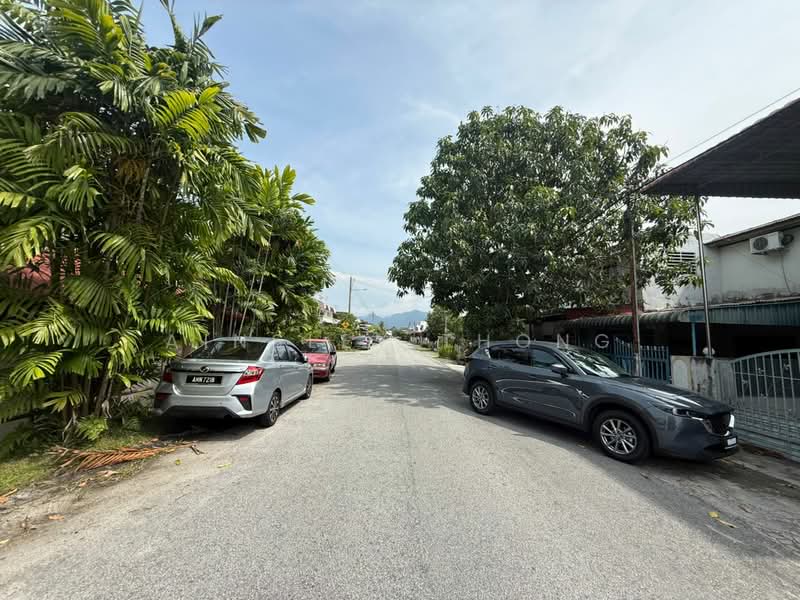 1.5-storey Terraced House for Sale in Pekan Razaki (Ipoh) - Ainsley Thong - Exterior - PropertyGuru.com.my