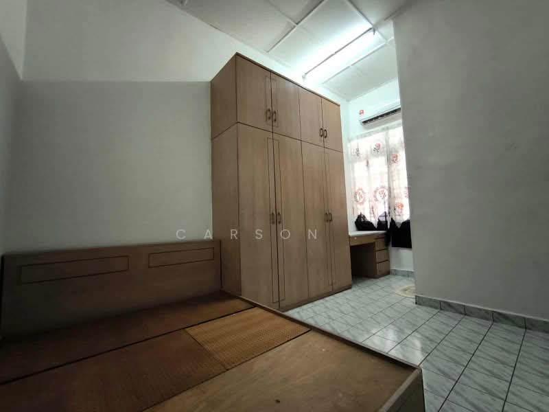 1-storey Terraced House for Sale in Taman Rinting (Masai) - Carson . - Bedroom - PropertyGuru.com.my
