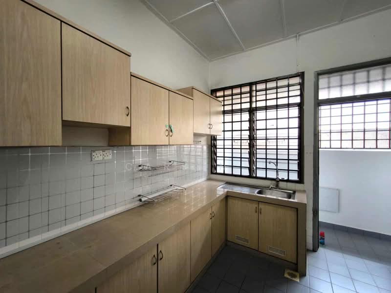 1-storey Terraced House for Sale in Taman Rinting (Masai) - Carson . - PropertyGuru.com.my