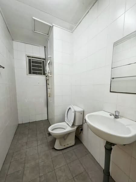 Kondominium untuk Disewa di Casa Indah 2 - Vincent Lee - Bathroom - PropertyGuru.com.my
