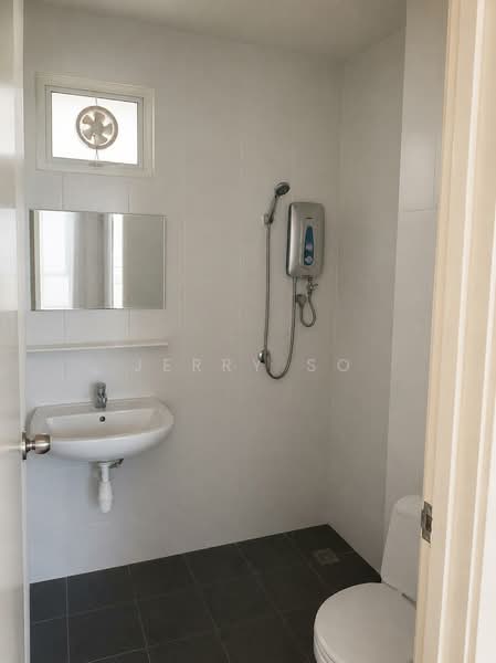 Condominium for Sale at SummerSkye Residences - Jerry So - Bathroom - PropertyGuru.com.my