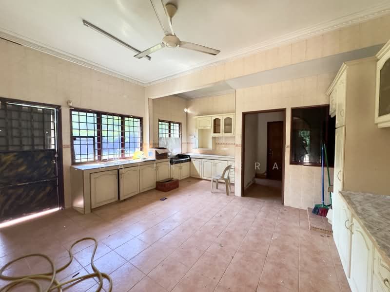 Bungalow for Rent in Saujana Utama (Selangor) - Datin Qeera - PropertyGuru.com.my