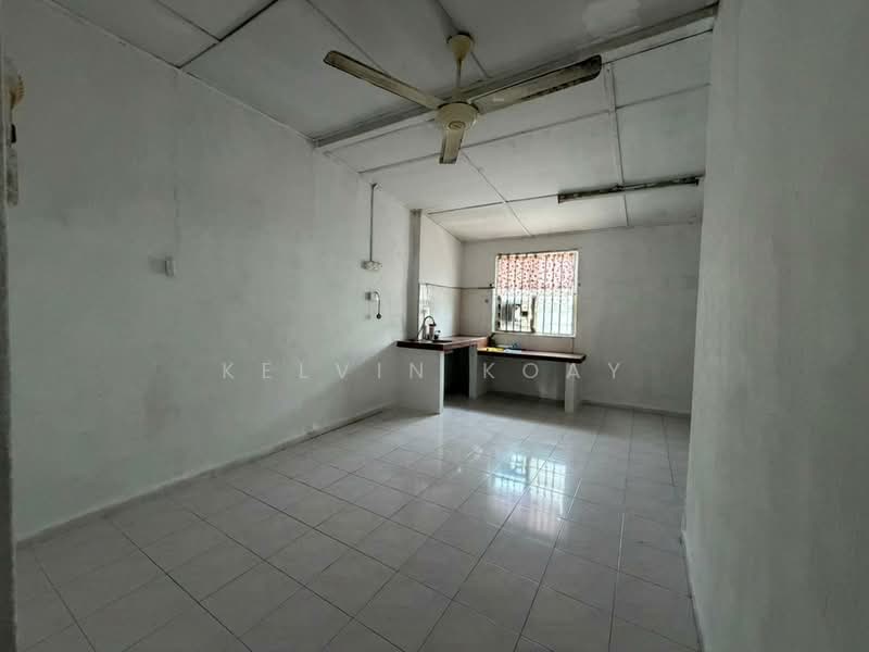 Rumah Teres 1 Tingkat untuk Dijual di Taman Sri Lalang (Kota Tinggi) - Kelvin Koay - Kitchen - PropertyGuru.com.my