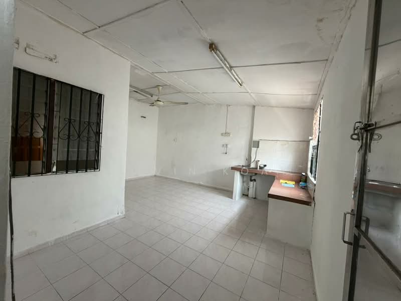 Rumah Teres 1 Tingkat untuk Dijual di Taman Sri Lalang (Kota Tinggi) - Kelvin Koay - Kitchen - PropertyGuru.com.my