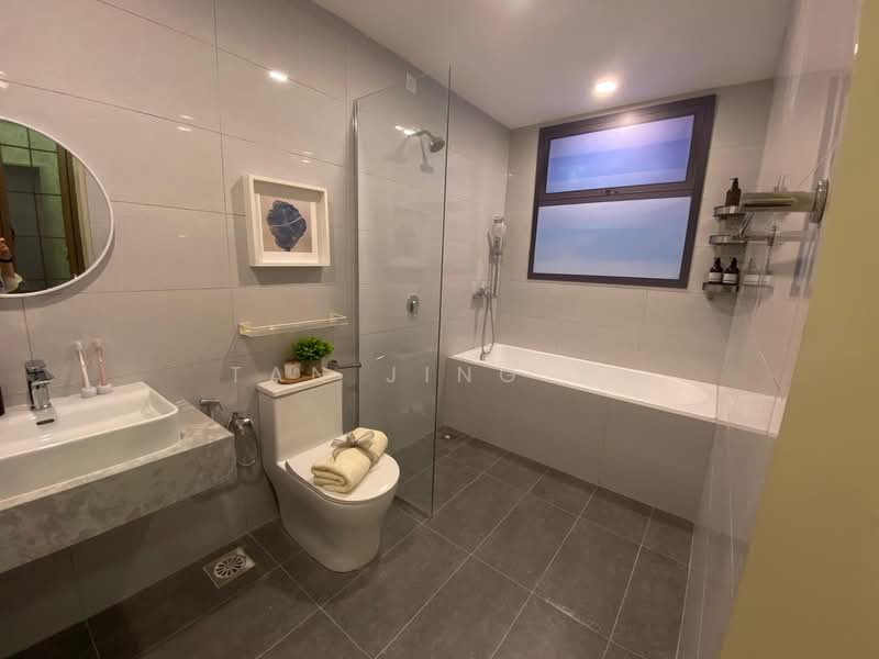 Service Residence for Sale at Pinnacle Bukit Gambier - Tan Jing Yi - Bathroom - PropertyGuru.com.my