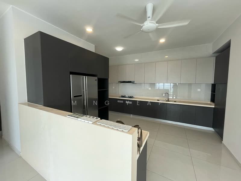 Condominium for Sale at Royal Strand @ Country Garden Danga Bay - Ming Yeap - Kitchen - PropertyGuru.com.my