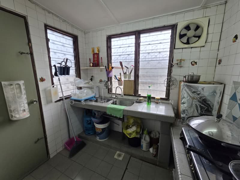 1-storey Terraced House for Sale in Seksyen 28 (Shah Alam) - Joseph Chan - Kitchen - PropertyGuru.com.my