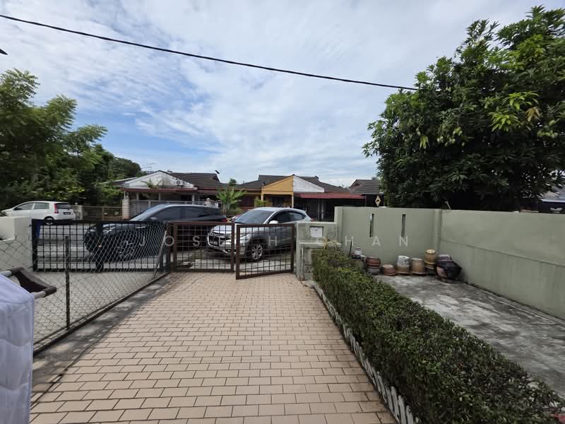 1-storey Terraced House for Sale in Seksyen 28 (Shah Alam) - Joseph Chan - Exterior - PropertyGuru.com.my