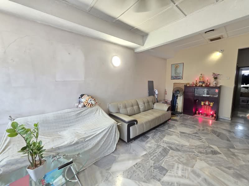 1-storey Terraced House for Sale in Seksyen 28 (Shah Alam) - Joseph Chan - Living Room - PropertyGuru.com.my