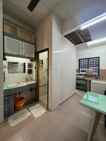 Rumah Teres 1.5 Tingkat untuk Dijual di Taman Molek (Johor Bahru) - Betty Ng - PropertyGuru.com.my